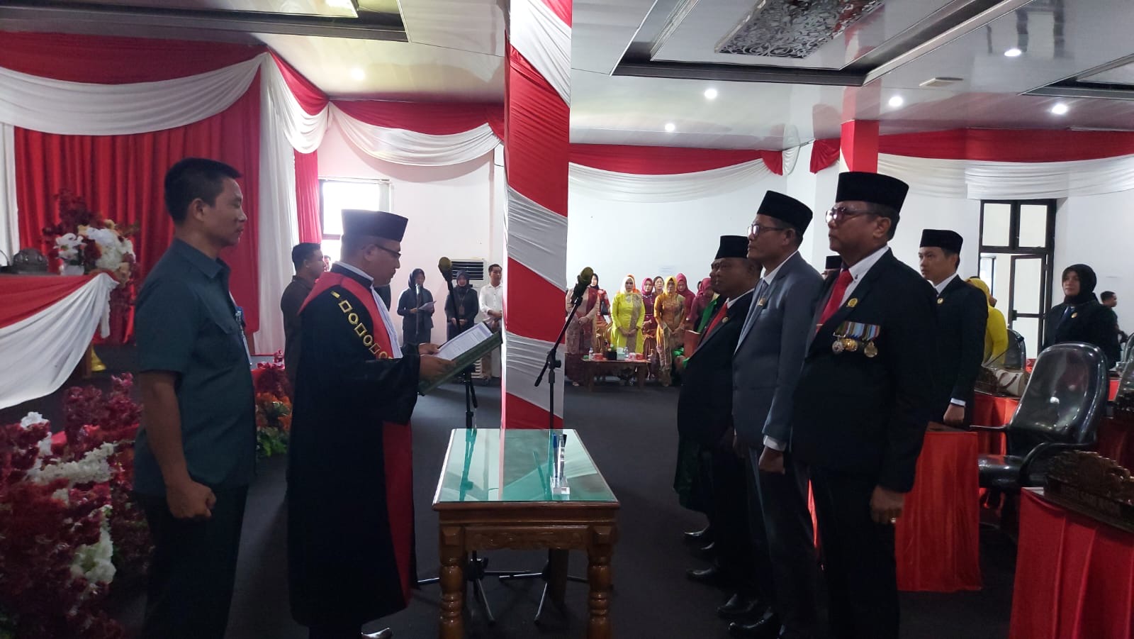 3 Pimpinan Definitif DPRD Bengkulu Tengah 2024-2029 Dilantik, Fepi Suheri Jabat Ketua