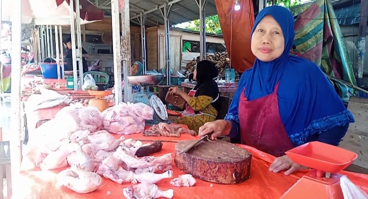 Hari Keempat Lebaran, Harga Daging Ayam di Bengkulu Utara Naik Signifikan