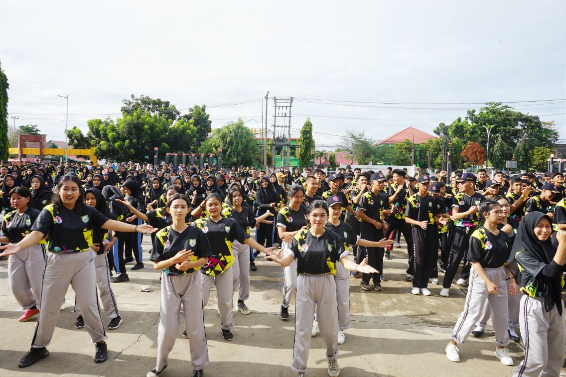 Ribuan Peserta Meriahkan Senam Massal Peringati HUT ke-56 Provinsi Bengkulu