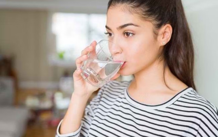 Cek Disini! Daftar Minuman yang Cocok untuk Lambung, Ada Air Putih hingga Air Kelapa