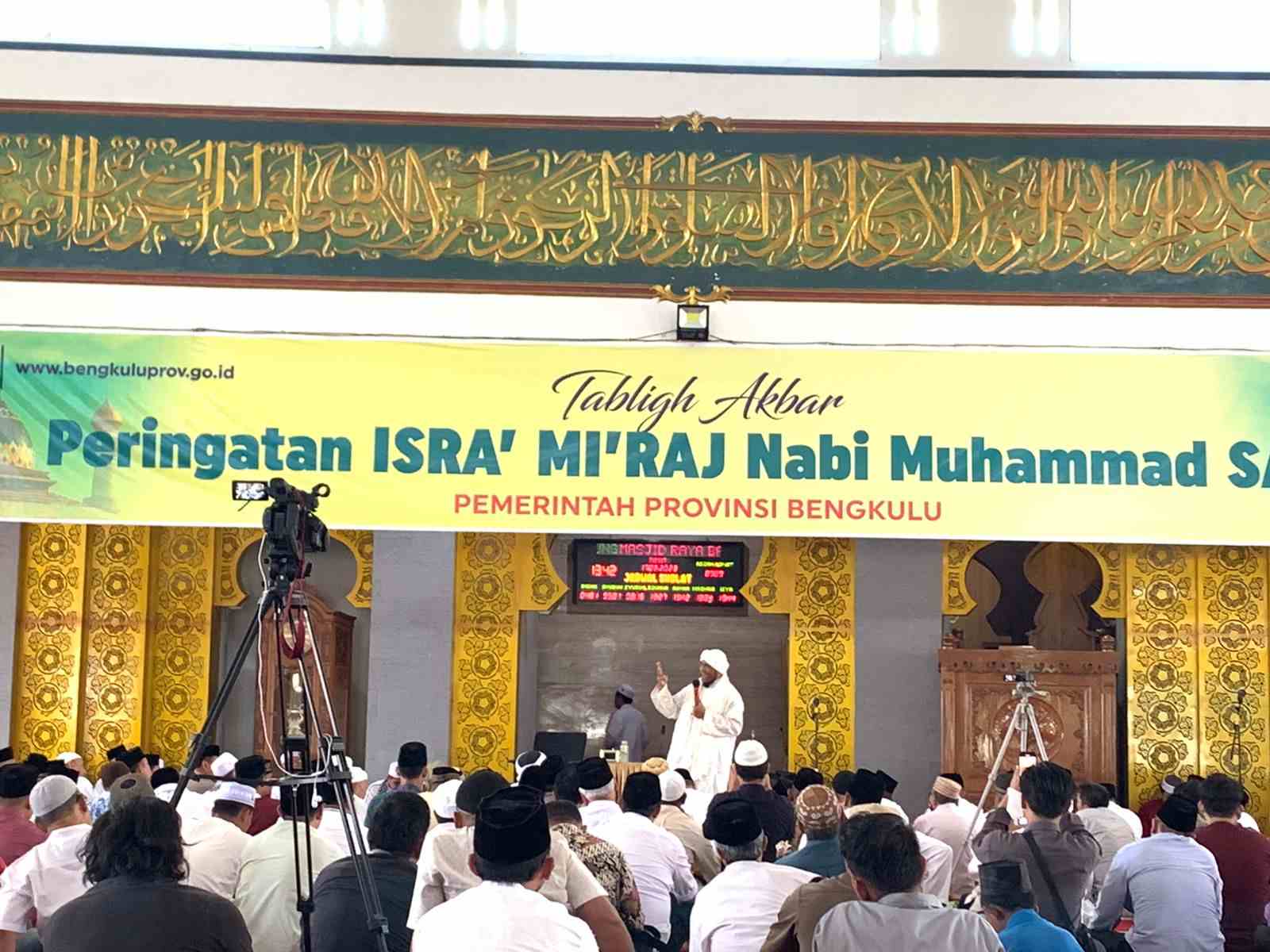 Ustadz Fadlan Garamatan, Dai dari Tanah Papua, Isi Ceramah Isra Miraj di Bengkulu