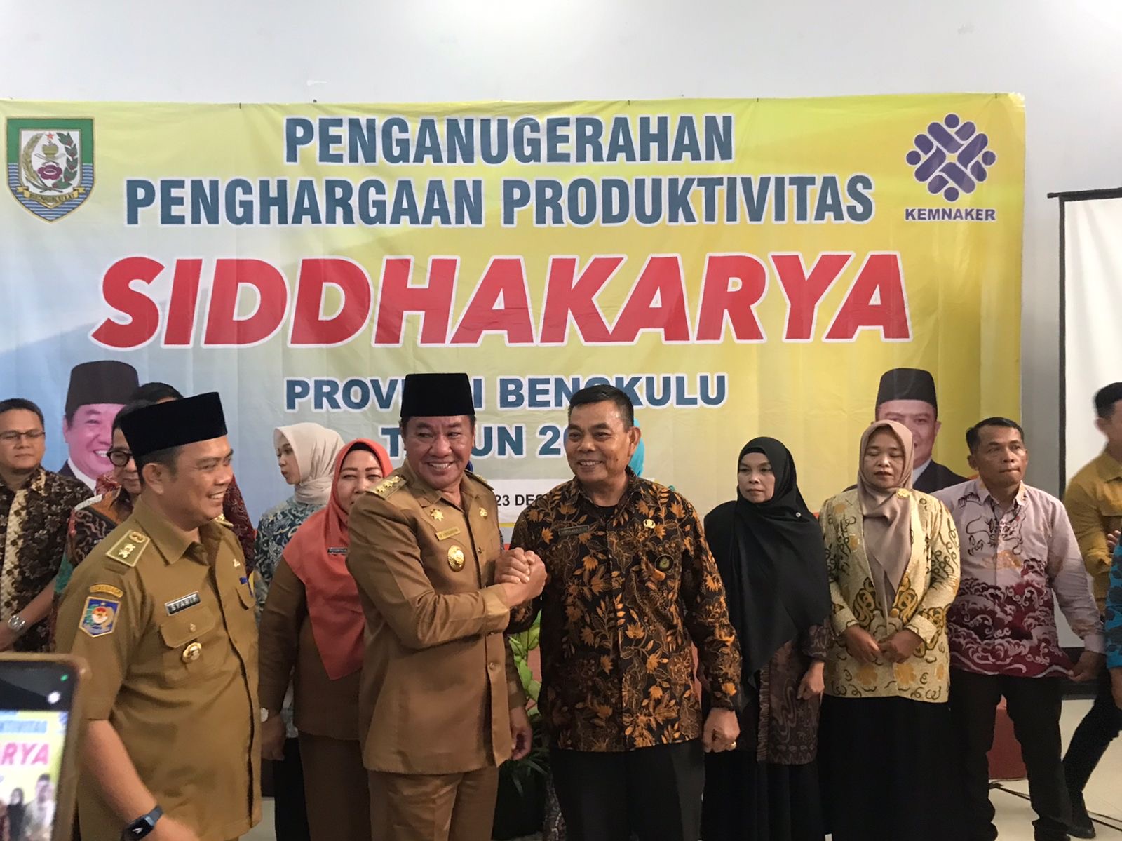 Pemprov Bengkulu Anugerahkan Sidhakarya dan Penghargaan K3 Terbaik 2024