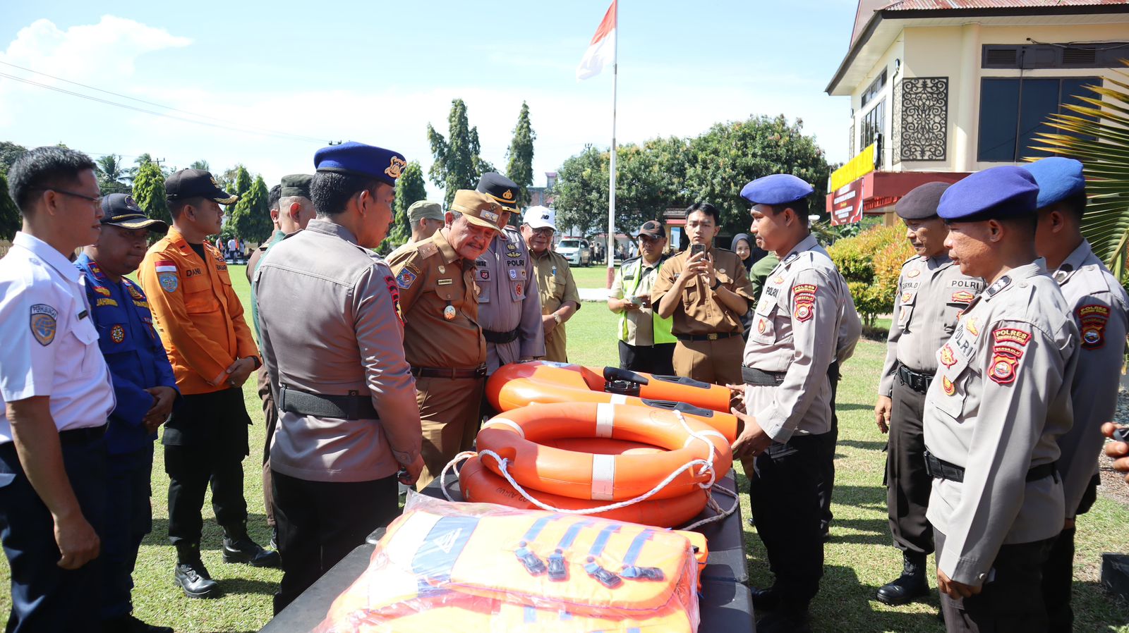Tanggap Darurat Bencana, Polres Bengkulu Selatan Gelar Apel Kesiapan Hadapi Hidrometeorologi 2025