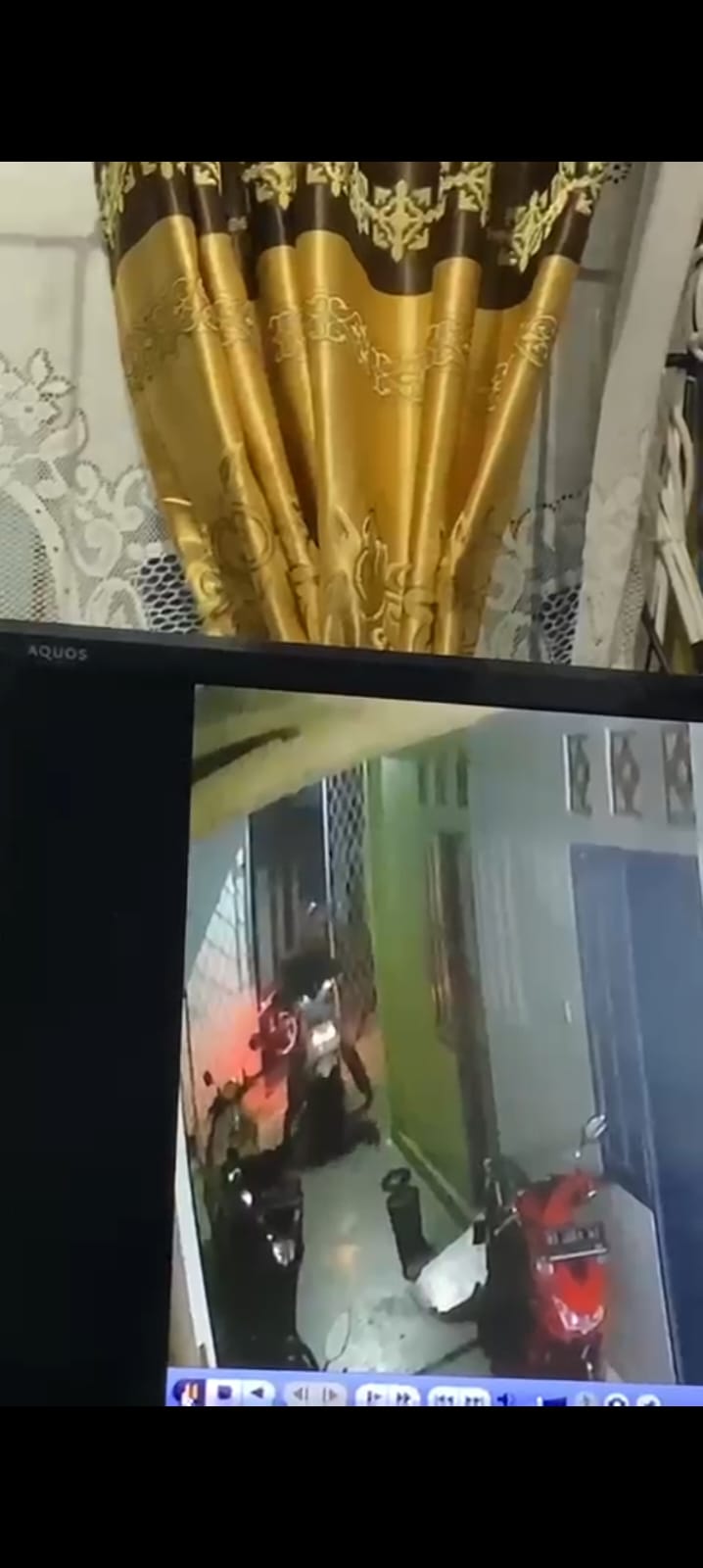 Aksi Bandit Spesialis Ranmor di Kos-kosan, Terekam CCTV