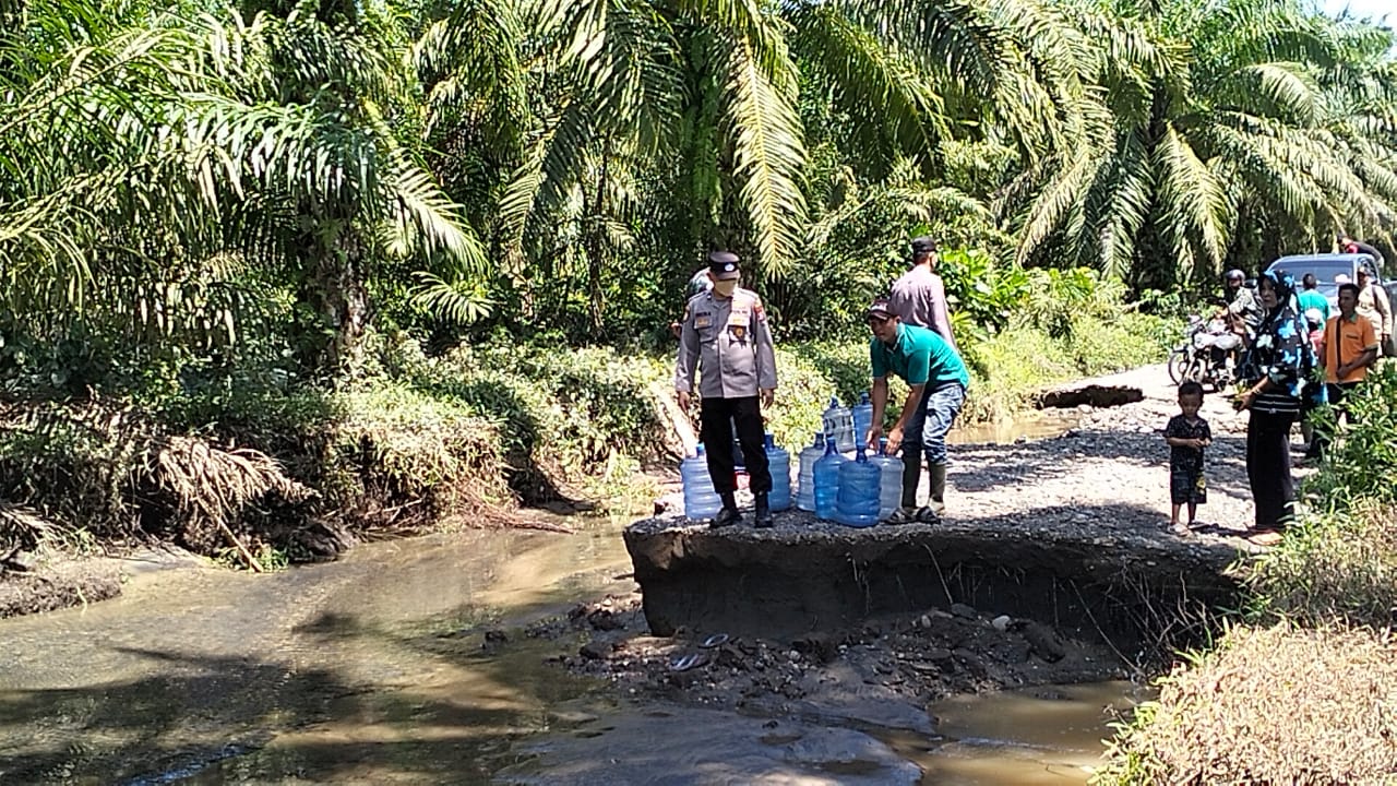 Usai Banjir, Jalan Pasar Seluma menuju ke Rawa Indah Putus 