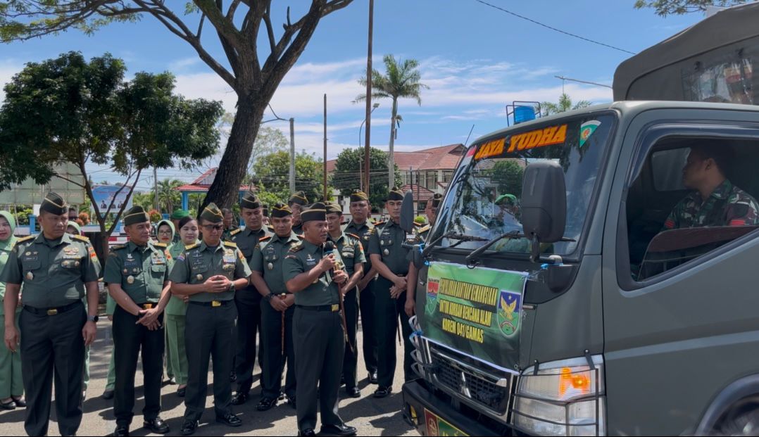 Korem 041/Gamas Kirim 4 Truk Bantuan bagi Korban Bencana di Sumatra Barat