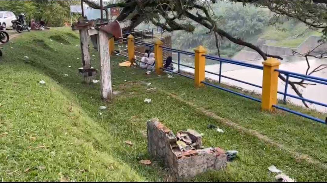 Kunjungan ke Bendungan Seluma Meningkat, Sampah Berserakan Dikeluhkan Pengunjung