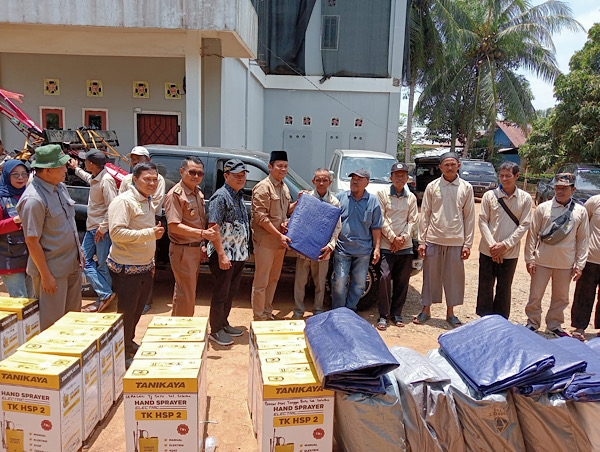 Dongkrak Hasil Produksi Pertanian, 16 Kelompok Tani di Seluma Selatan Terima Alsintan