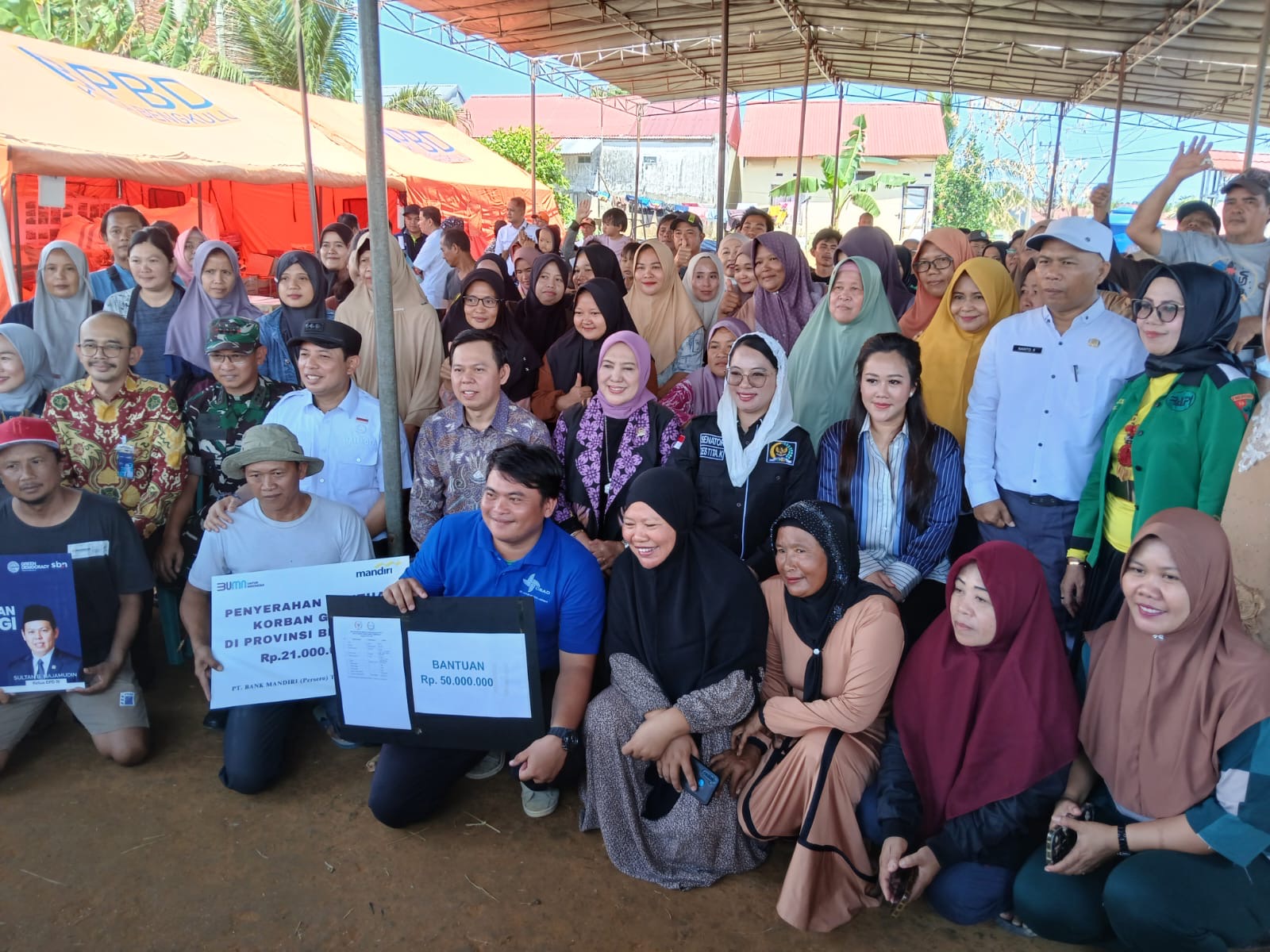 DPD RI Serahkan Bantuan untuk Korban Gempa di Bengkulu, Sultan: Gotong Royong Jadi Kunci Pemulihan