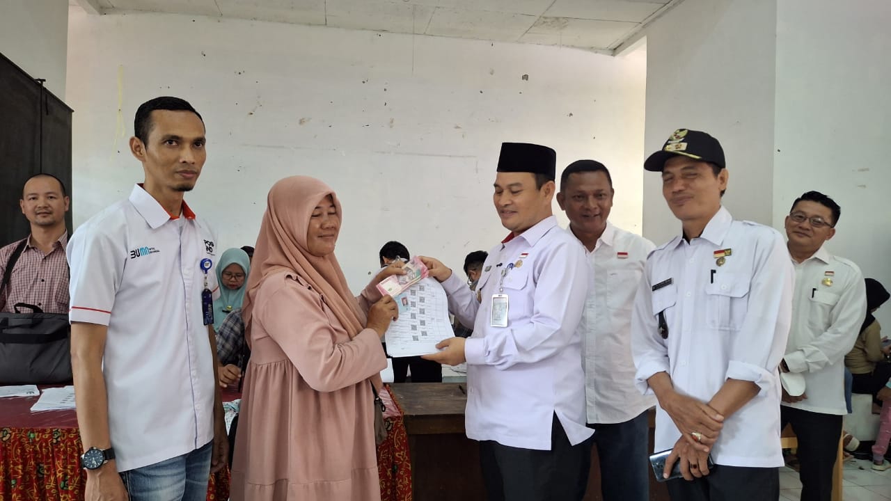 Pemprov Bengkulu Tinjau Penyaluran BLT Kesra di Panti Sosial Tresna Werdha