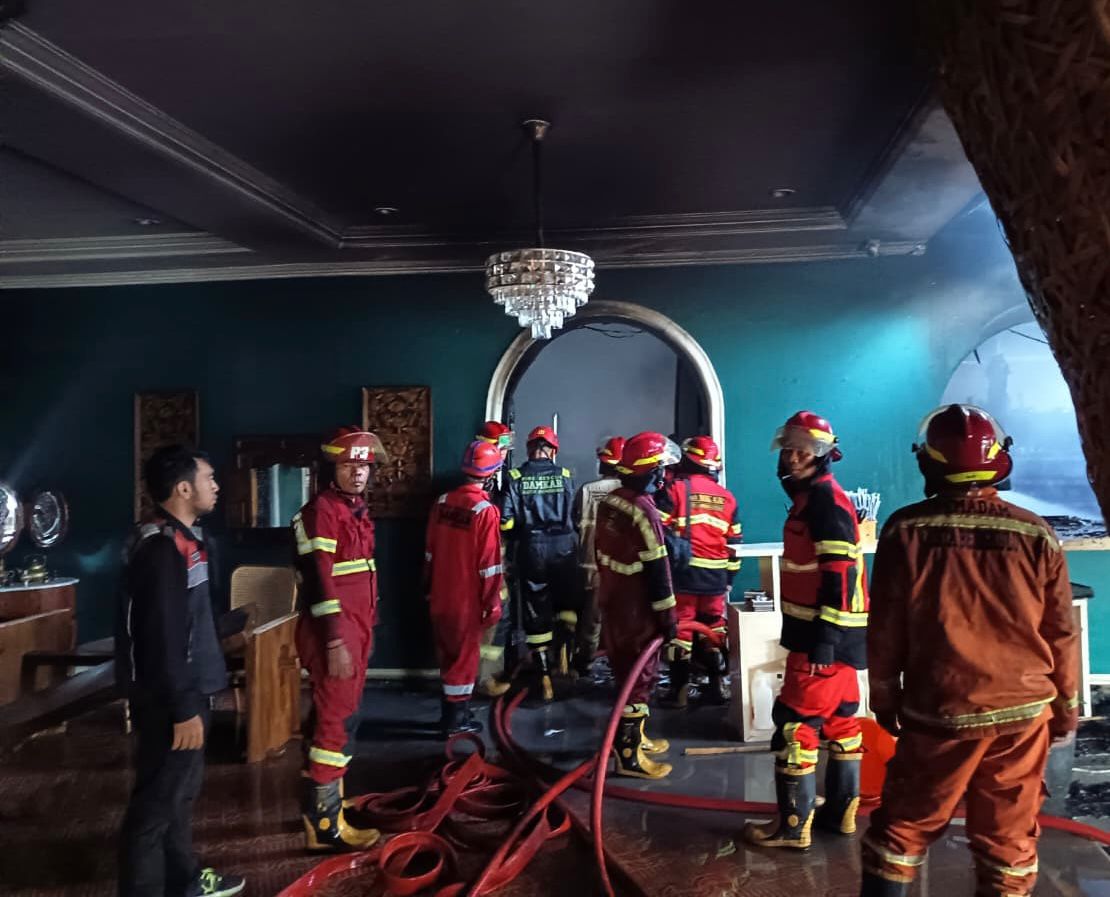 Si Jago Merah Mengamuk di Restoran Kabayan Bengkulu, Dugaan Korsleting Listrik