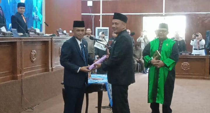 Achmad Jaingat Sijabat Resmi Dilantik Jadi Anggota DPRD Kota Bengkulu