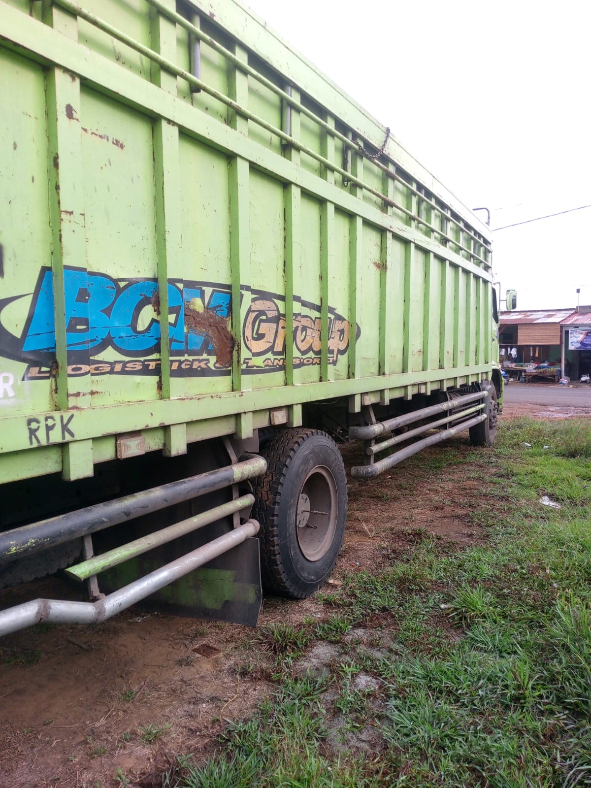 Parkir di Pinggir Jalan, AS Roda Truk Warga Bumi Ayu Digasak Maling 