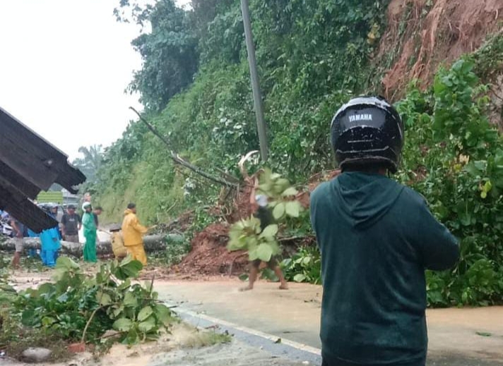 Baru Selesai Dievakuasi, Longsor Kembali Terjadi di Tanjung Iman