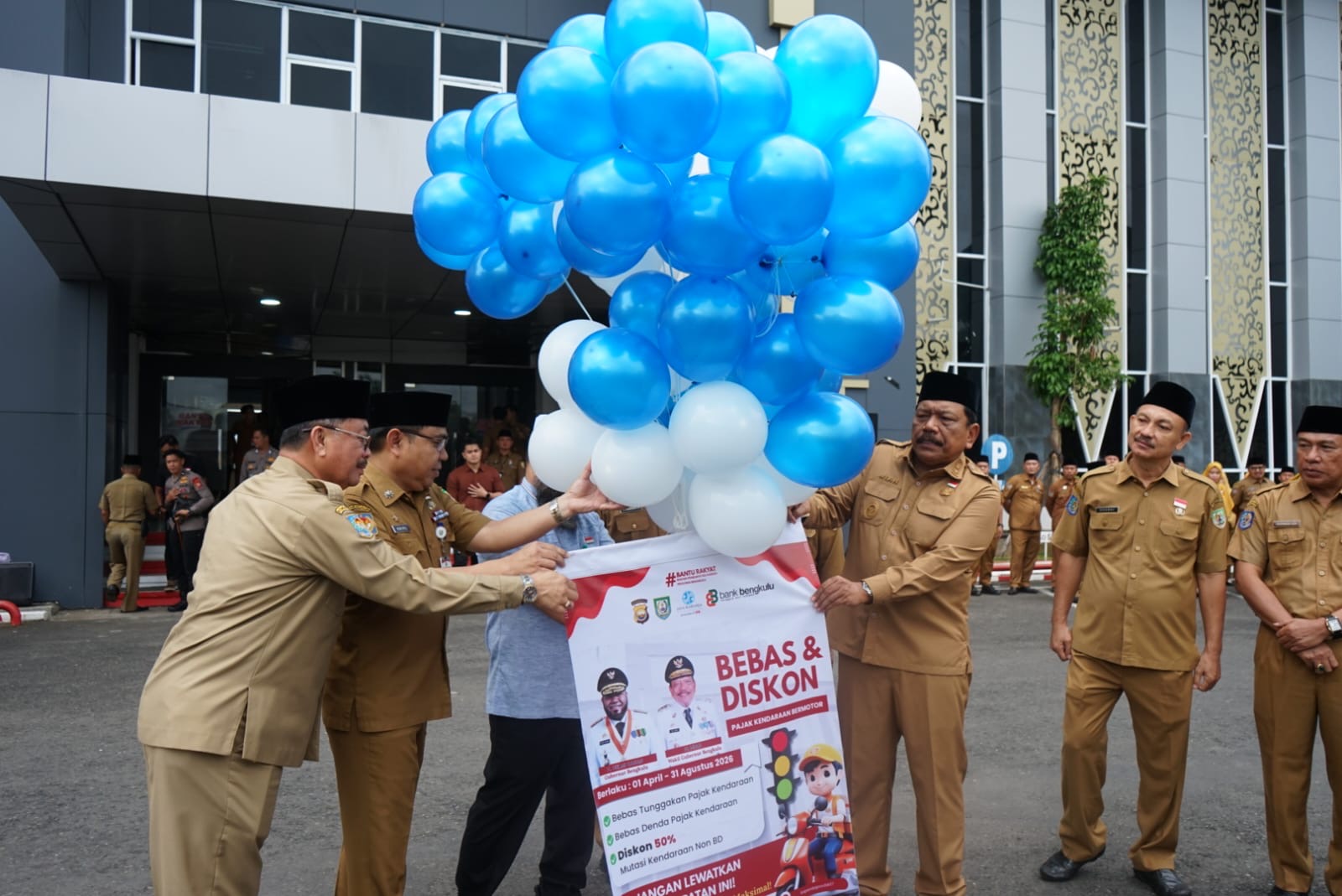 Gubernur Helmi Hasan Perpanjang Diskon Pajak Kendaraan Non-BD 50 Persen Selama 5 Bulan