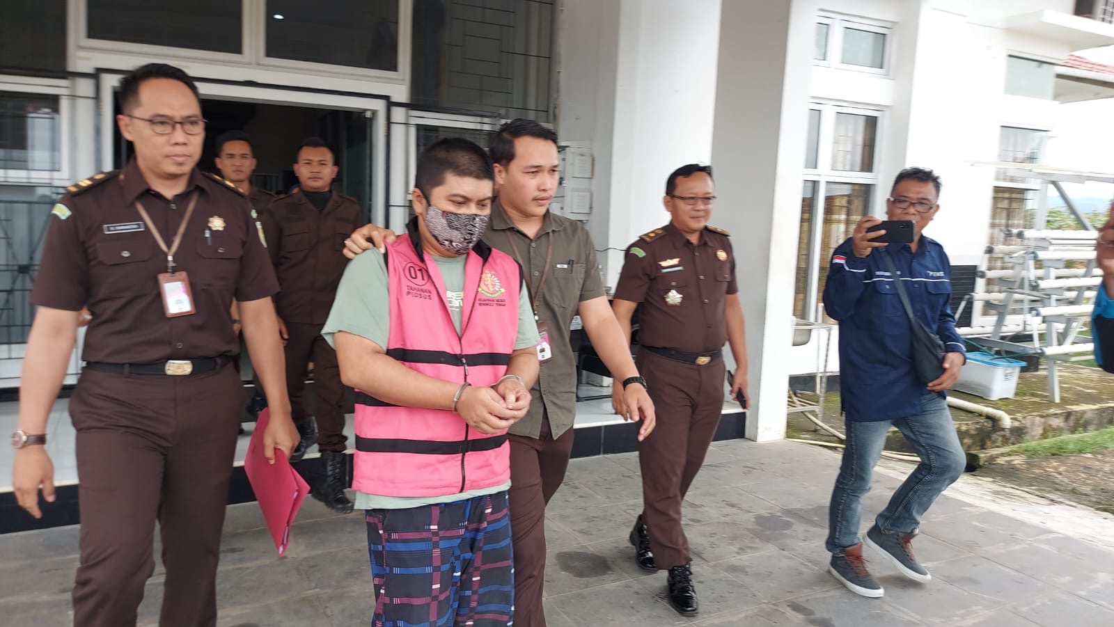Tersangka Baru Korupsi Retribusi TKA di Bengkulu Tengah Dilimpahkan ke Kejari