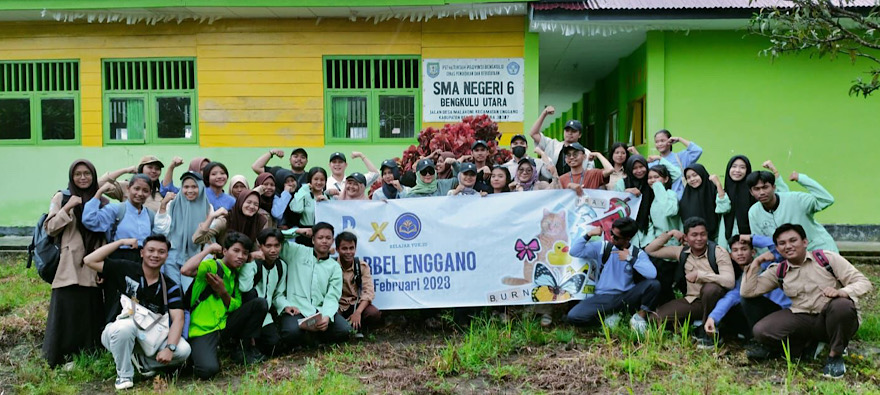 BARBEL dan Belajar Yuk! Mengajar Bahasa Inggris di SMAN 6 Enggano