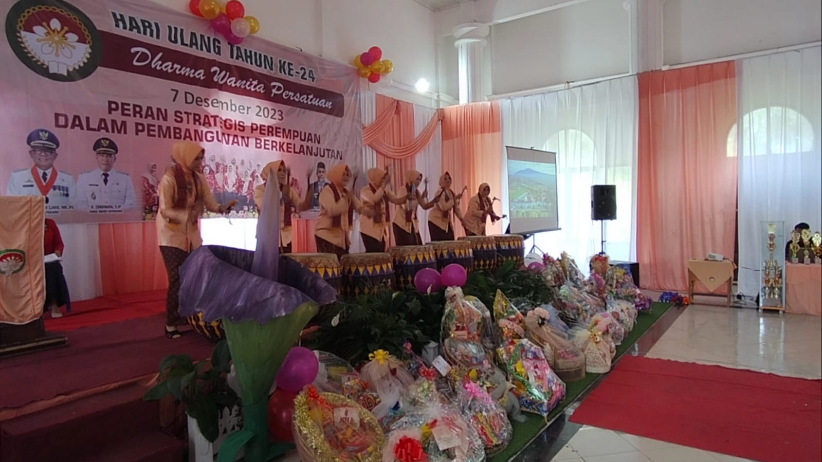 HUT DWP ke-24, Ibu-ibu Dharma Wanita Unjuk Gigi di Depan Bupati Kepahiang