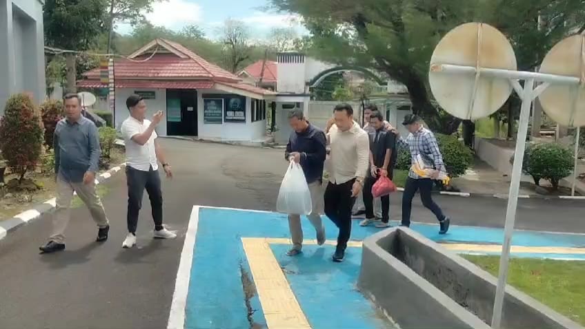 Kades dan Bendahara Desa Suro Bali Tersangka Korupsi DD Dilimpahkan ke Kejaksaan