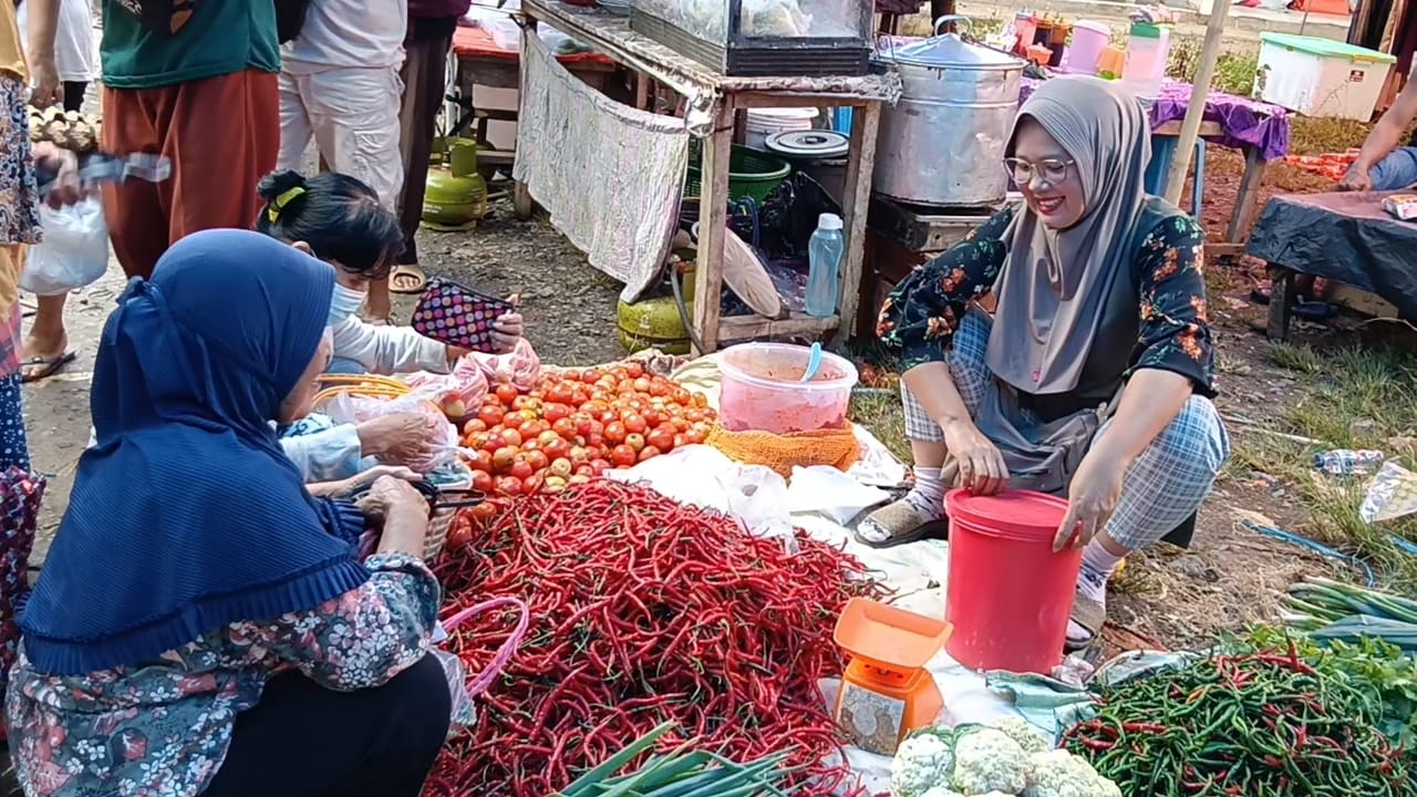 Cuaca Ekstrem, Stok Cabai Merah Menipis, Harga Kian Pedas Rp80 Ribu per Kg