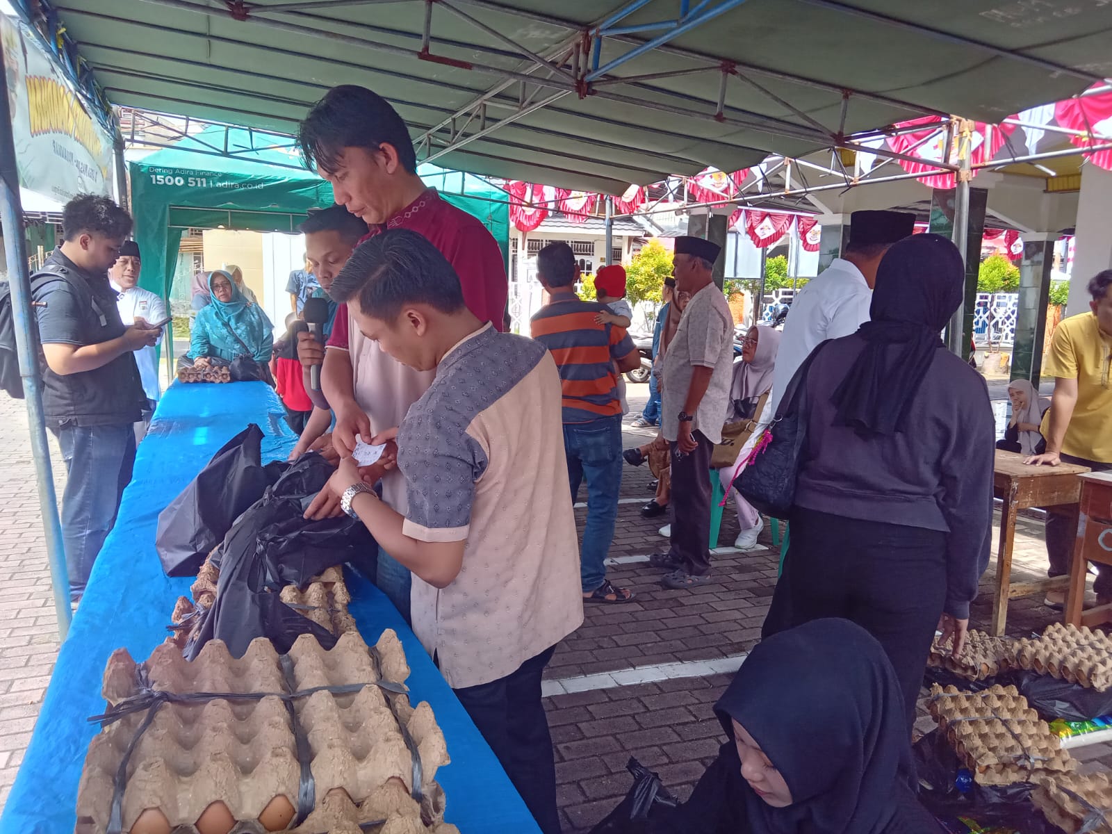 Warga Antusias Serbu Pasar Murah yang Digelar Pemkot Bengkulu
