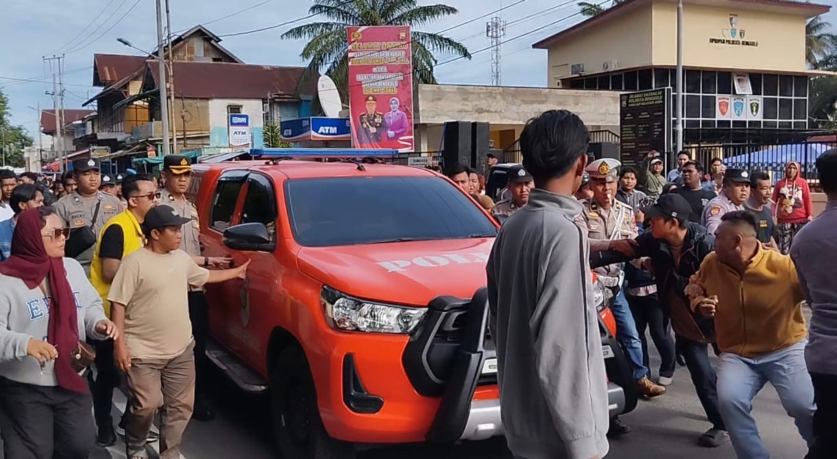 Keluarga dan Kuasa Hukum Rohidin Dilarang Bertemu, Ada Apa? 