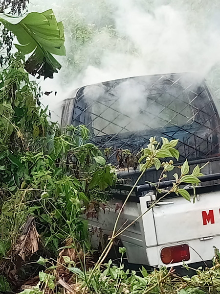 Mobil Pickup Terbakar di Rejang Lebong saat Menanjak, Sopir Melompat Selamatkan Diri
