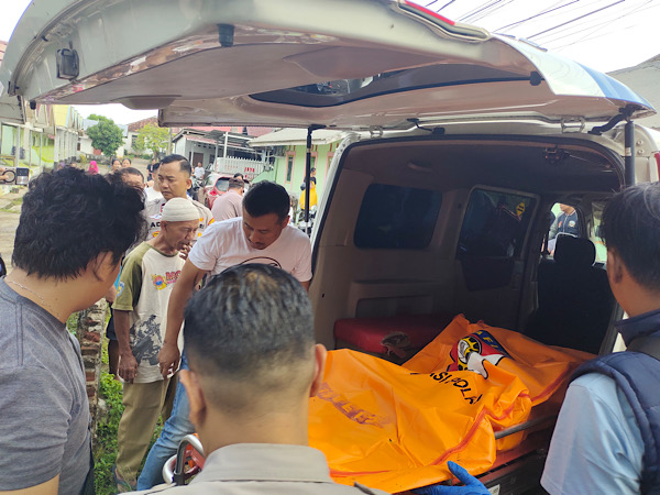 Diduga Tersengat Listrik, Penghuni Kosan Jalan Bougenville Ditemukan Tewas di Selokan