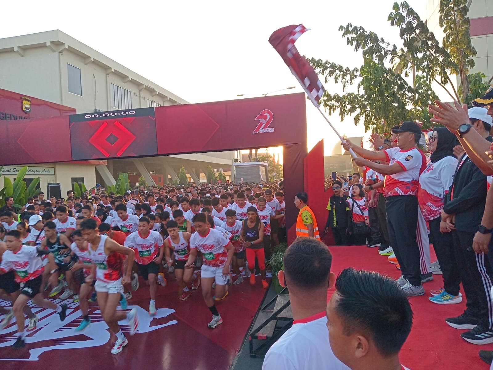 Bhayangkara Run 2025 Polda Bengkulu Sukses Digelar, Ribuan Peserta Ikut Meriahkan Lomba