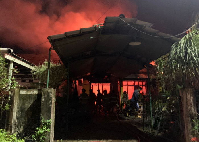 Rumah Kosong Pensiunan Disnakertrans Provinsi Bengkulu Hangus Terbakar, Kerugian Ratusan Juta