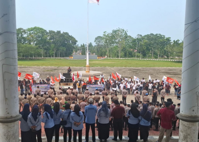 Desak Setop PHK Seenaknya dan Sanksi Perusahaan Nakal, FSPMI Mukomuko Gelar Aksi Unjuk Rasa