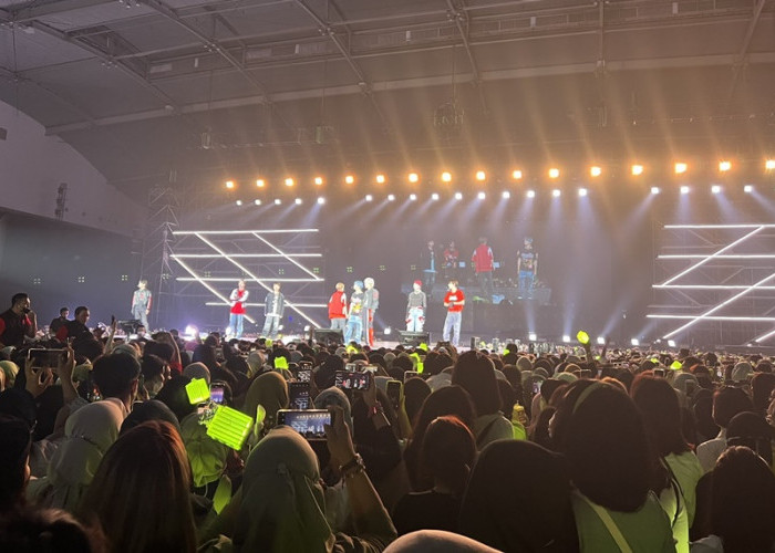 Puluhan Penonton Pingsan, Konser NCT 127 Day 1 Dihentikan