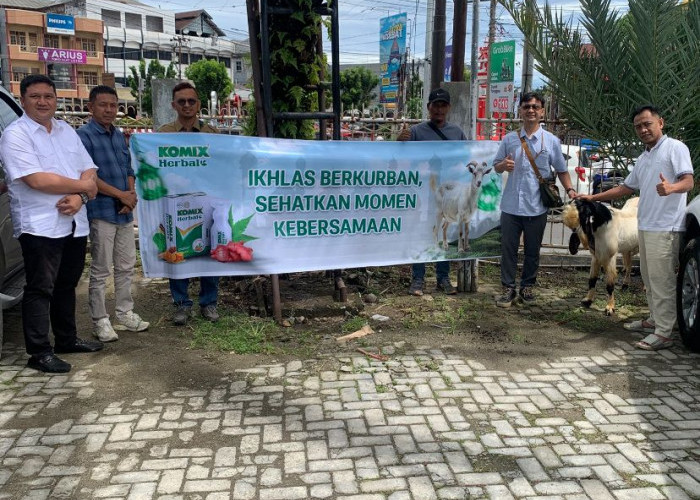 Momen Berbagi Kurban 2026, Komix Herbal Usung Tema Ikhlas Berkurban, Sehatkan Momen Kebersamaan