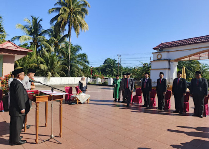 Unik dan Penuh Makna, Pemkab Bengkulu Utara Lantik 6 Pejabat Eselon II di Makam Pahlawan