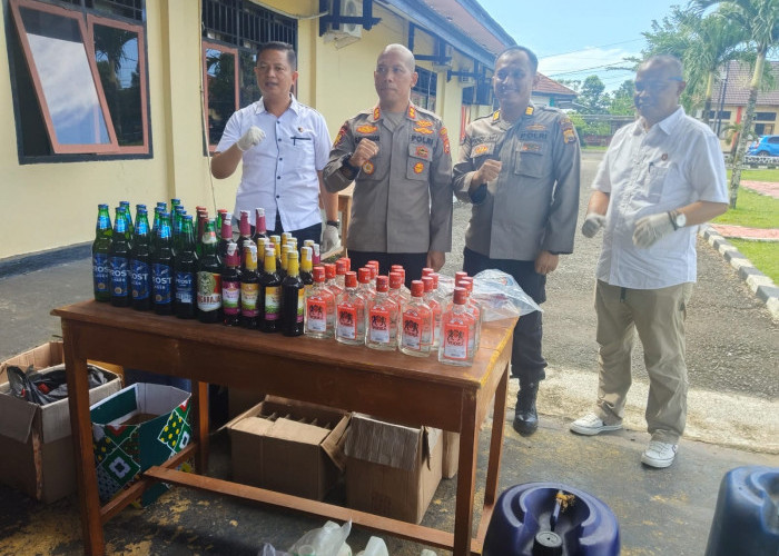 Hasil Ops Pekat Nala I, Ratusan Liter tuak dan Botol Miras hingga Petasan Disita Polres Seluma 