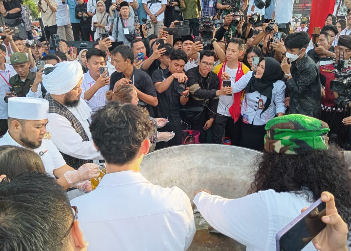 Tausiah Agama Ust Derry Sulaiman dan Makan Akbar Bersama Willie Salim di Bengkulu Sukses Digelar
