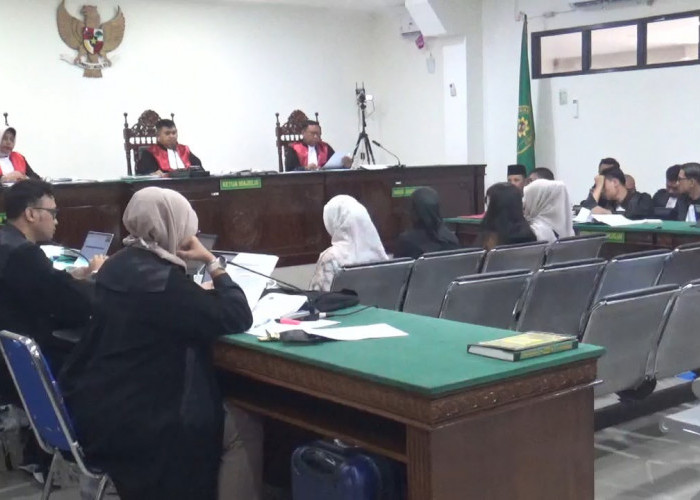 Sidang Korupsi Ijon Rejang Lebong, Istri Fikri dan Eks Kadis PUPR Dicecar Soal Uang hingga LHKPN