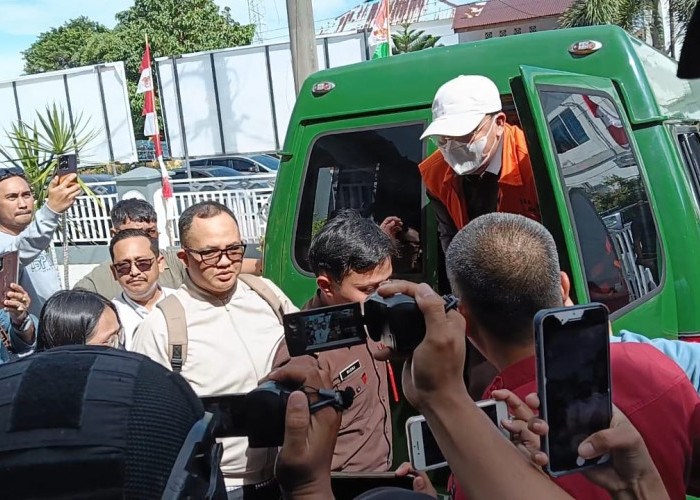 Tiba di Bengkulu, Rohidin Mersyah Segera Jalani Sidang Perdana Kasus OTT