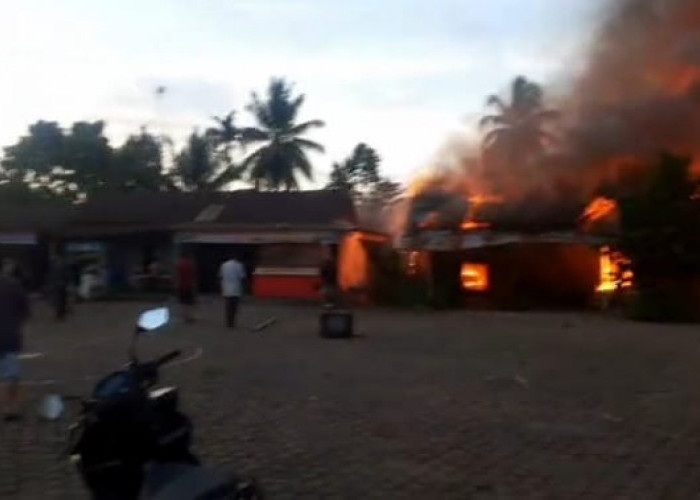 BREAKING NEWS: Rumah dan Ruko di Terminal Desa Margasakti Terbakar Jelang Buka Puasa