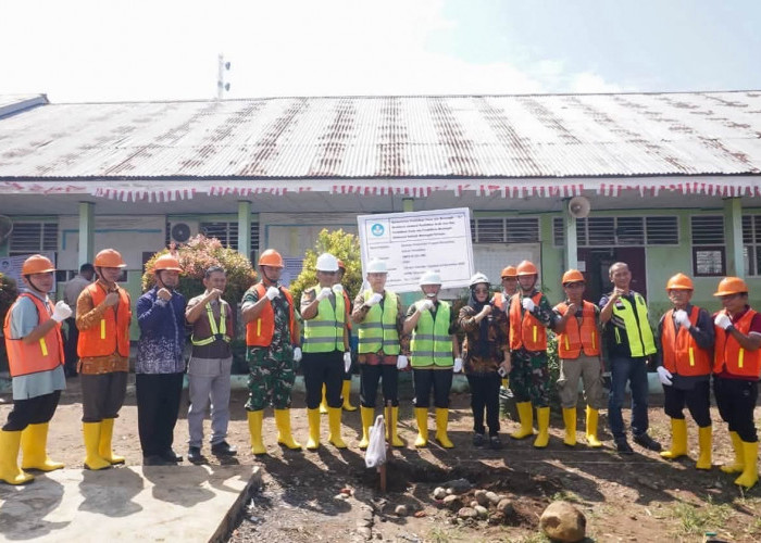 Ditandai Peletakan Batu Pertama di SMPN 5, Revitalisasi 29 Sekolah di Seluma Resmi Dimulai
