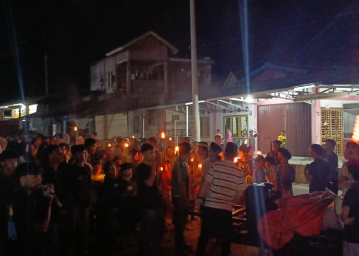 Ratusan Warga Pawai Obor Ramaikan Malam Takbir Lebaran di Kecamatan Tetap Kaur
