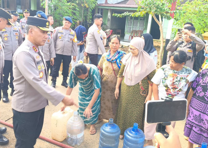 Solusi Cepat Krisis Air Lebong, Kapolda Bengkulu Operasikan Teknologi Water Treatment di Lokasi Banjir