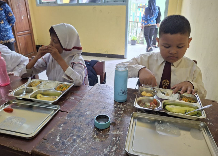 Makan Bergizi Gratis Dimulai Hari Ini, Perdana 38 Sekolah di 3 Wilayah Provinsi Bengkulu