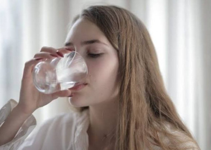 Berguna bagi Kesehatan Tubuh, Berikut 3 Manfaat Konsumsi Air Hangat di Pagi Hari 