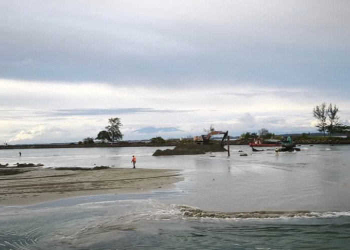Pelindo Pastikan Pengerukan Alur Pelabuhan Pulau Baai Tuntas Sesuai Target 