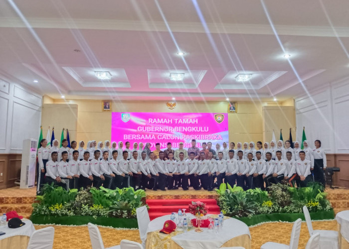 Beri Motivasi, Gubernur Jamu Makan 54 Paskibraka Provinsi Bengkulu 