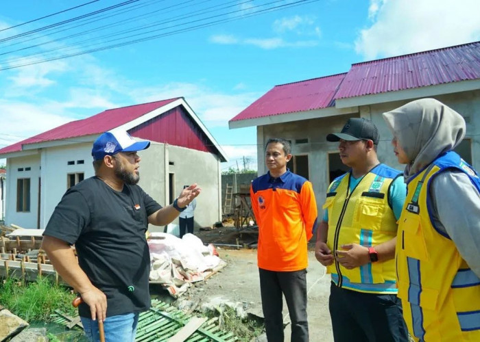 Gubernur Helmi Hasan Tinjau 4 Rumah Rampung, Minta Percepatan Bantuan Gempa Bengkulu