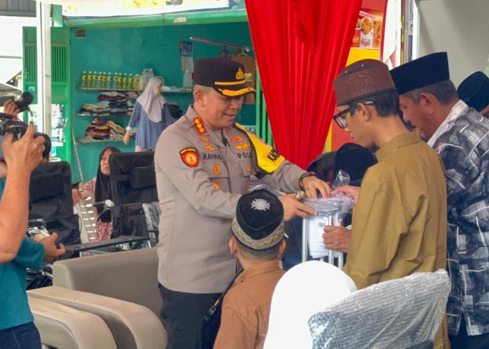Sentuhan Kasih di Bulan Ramadan, Polresta Bengkulu Salurkan Alat Bantu untuk Penyandang Disabilitas