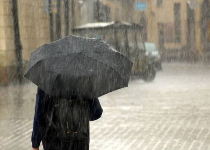 Sering Terkena Air Hujan, Berikut 6 Cara Mencegah Pusing dan Pilek Setelah Kehujanan