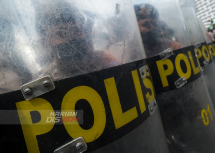 Hati-hati, Hina DPR dan Polri Bisa Dipenjara 1.5 Tahun